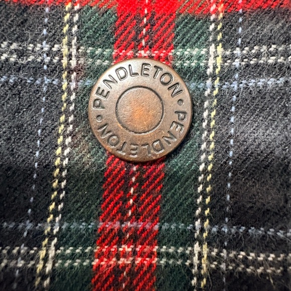 Vintage Woman’s Pendleton Red Plaid Quilted Fleece BlackCorduroy Snap Front Vest - Picture 3 of 11
